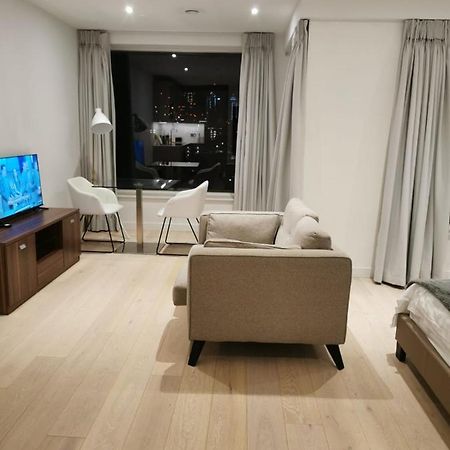 Comfy 1 Bed Studio 1 Minute From Train Station Apartment London Exterior photo